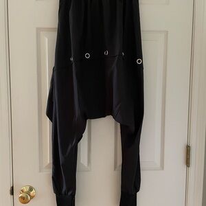 ASIAN STYLE HAREM PANTS.  MEDIUM. BLACK